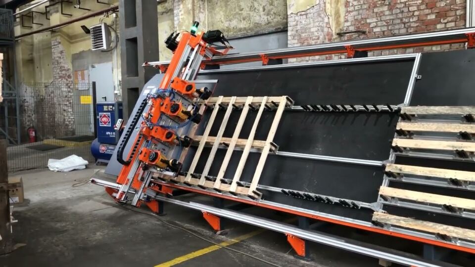 Maschine zum Nageln großer Paletten